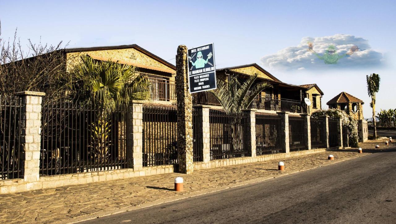 Hotel Restaurant Le Miamiam Glouglou Ambositra Exteriör bild