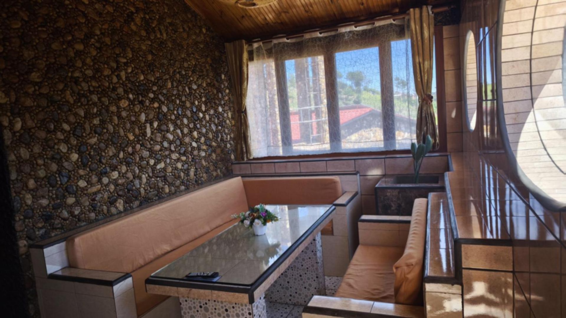 Hotel Restaurant Le Miamiam Glouglou Ambositra Exteriör bild