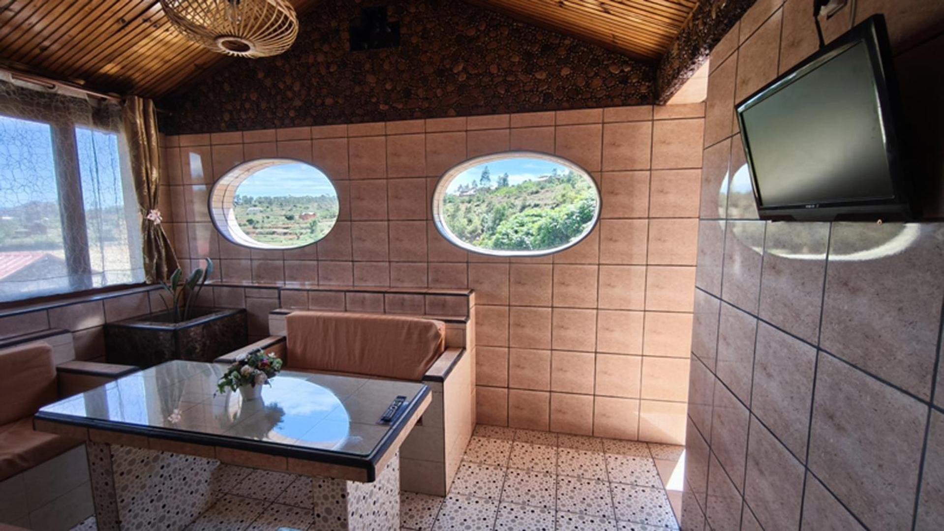Hotel Restaurant Le Miamiam Glouglou Ambositra Exteriör bild