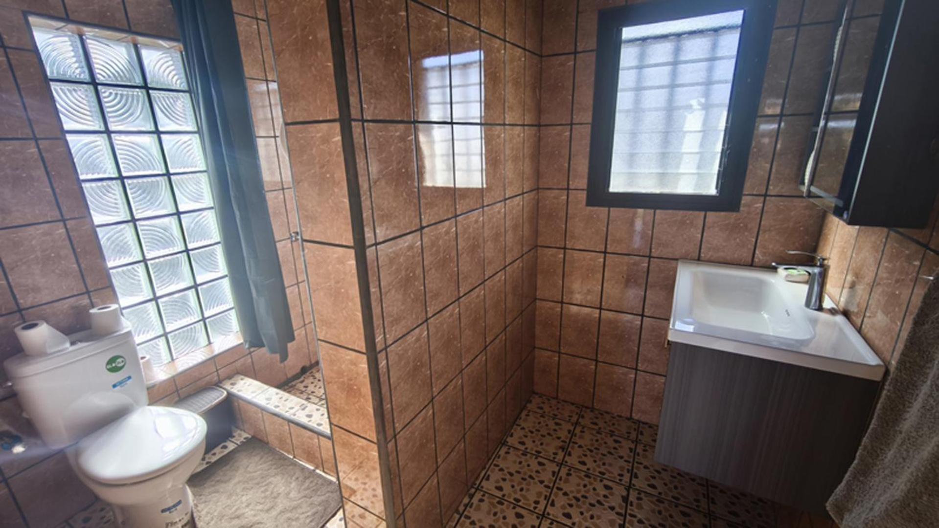 Hotel Restaurant Le Miamiam Glouglou Ambositra Exteriör bild
