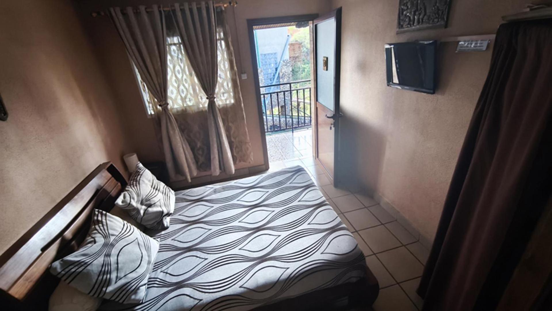 Hotel Restaurant Le Miamiam Glouglou Ambositra Exteriör bild