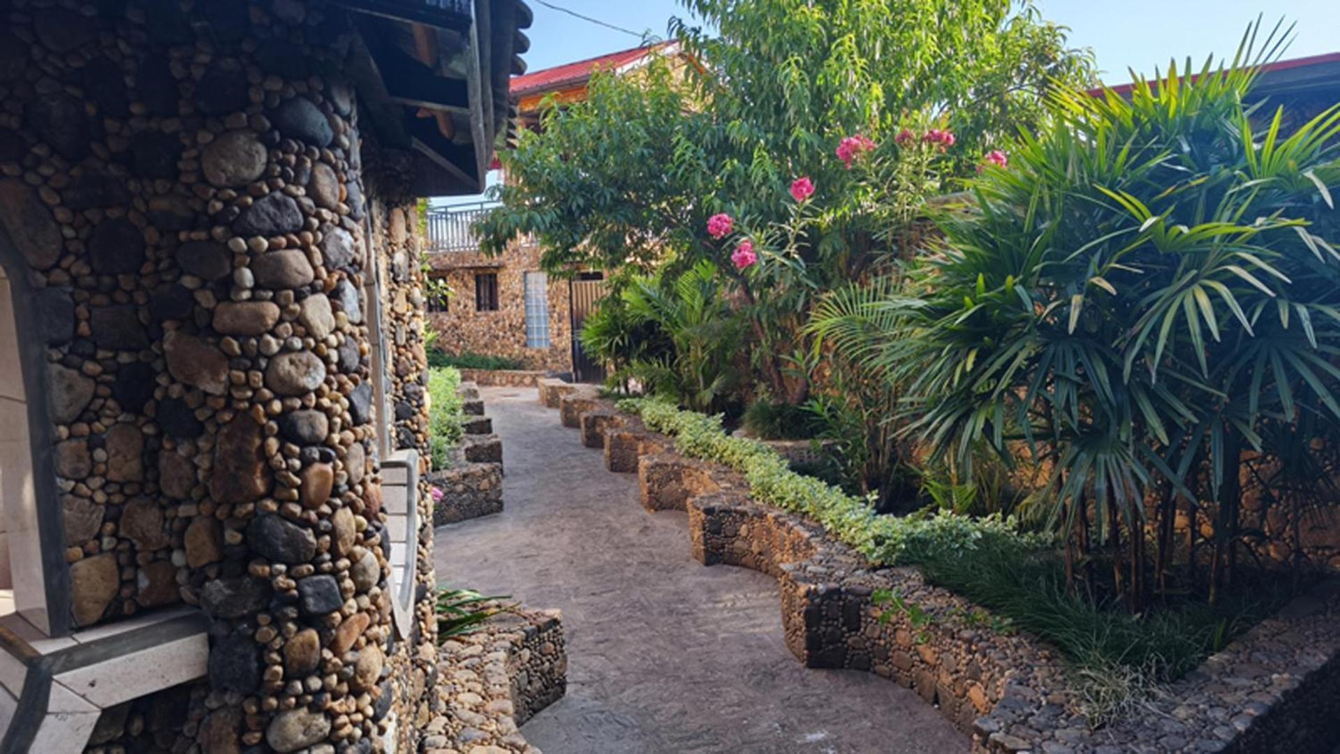 Hotel Restaurant Le Miamiam Glouglou Ambositra Exteriör bild