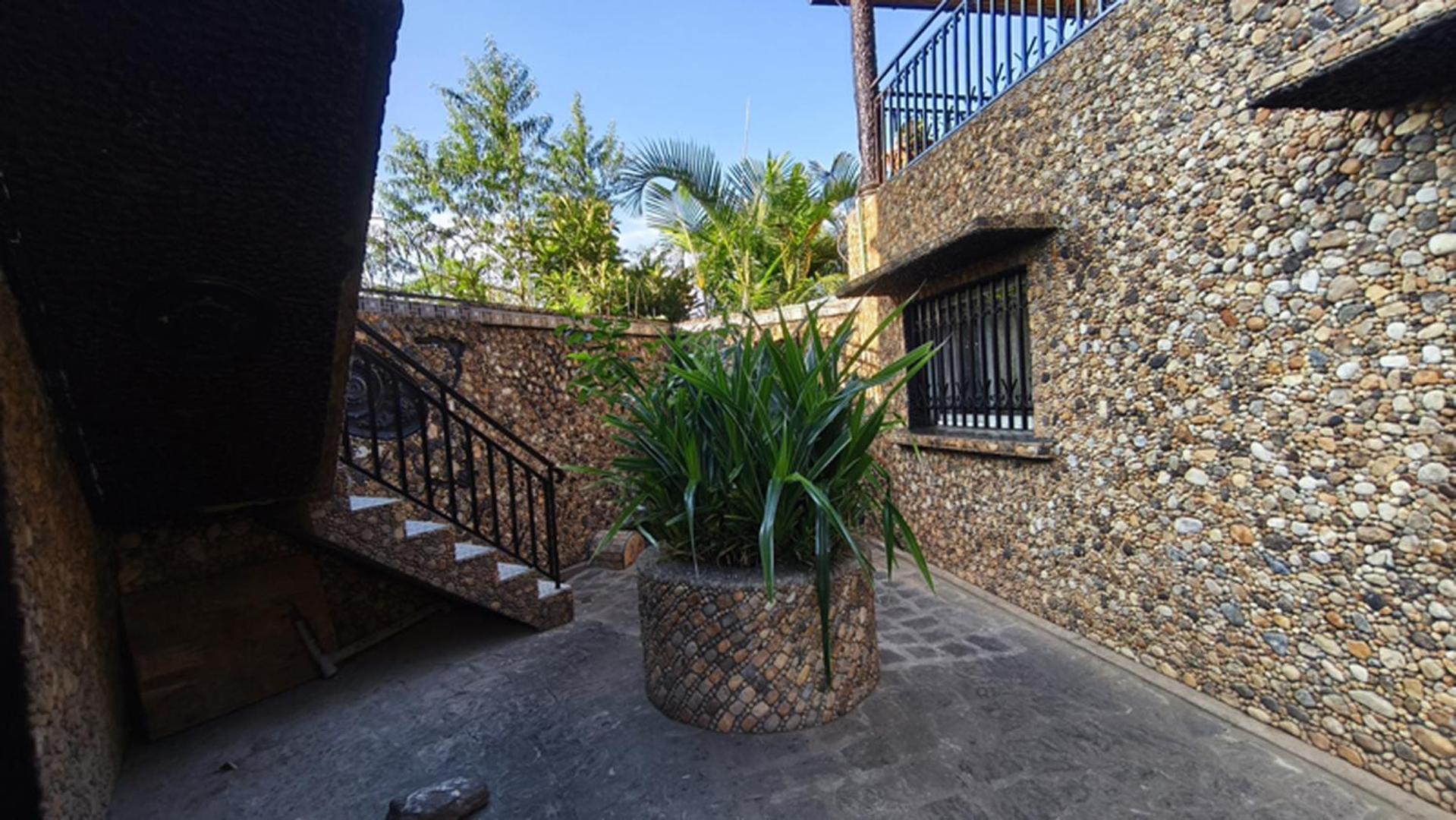 Hotel Restaurant Le Miamiam Glouglou Ambositra Exteriör bild